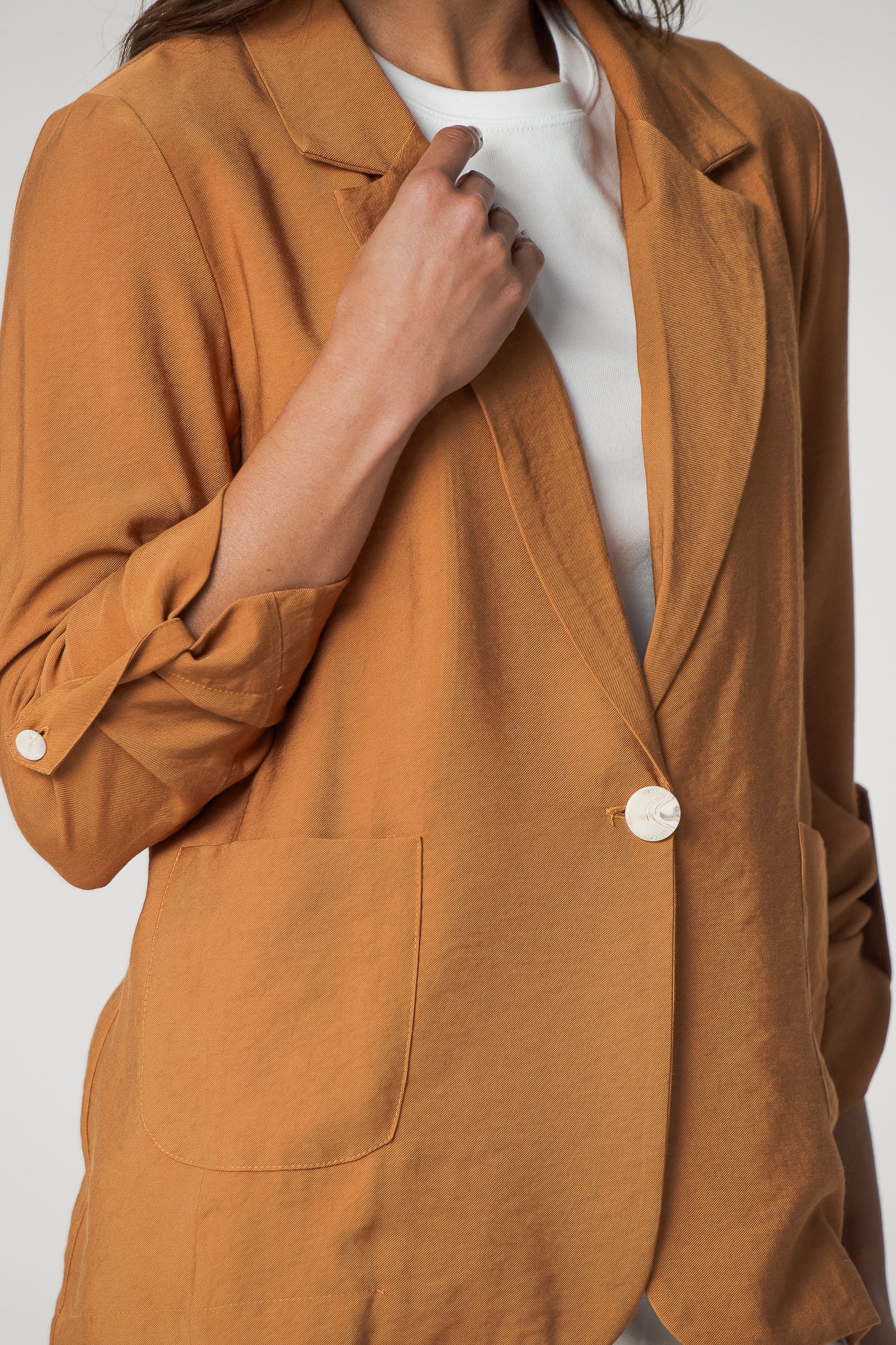 Blazer em alfaiataria com martingale