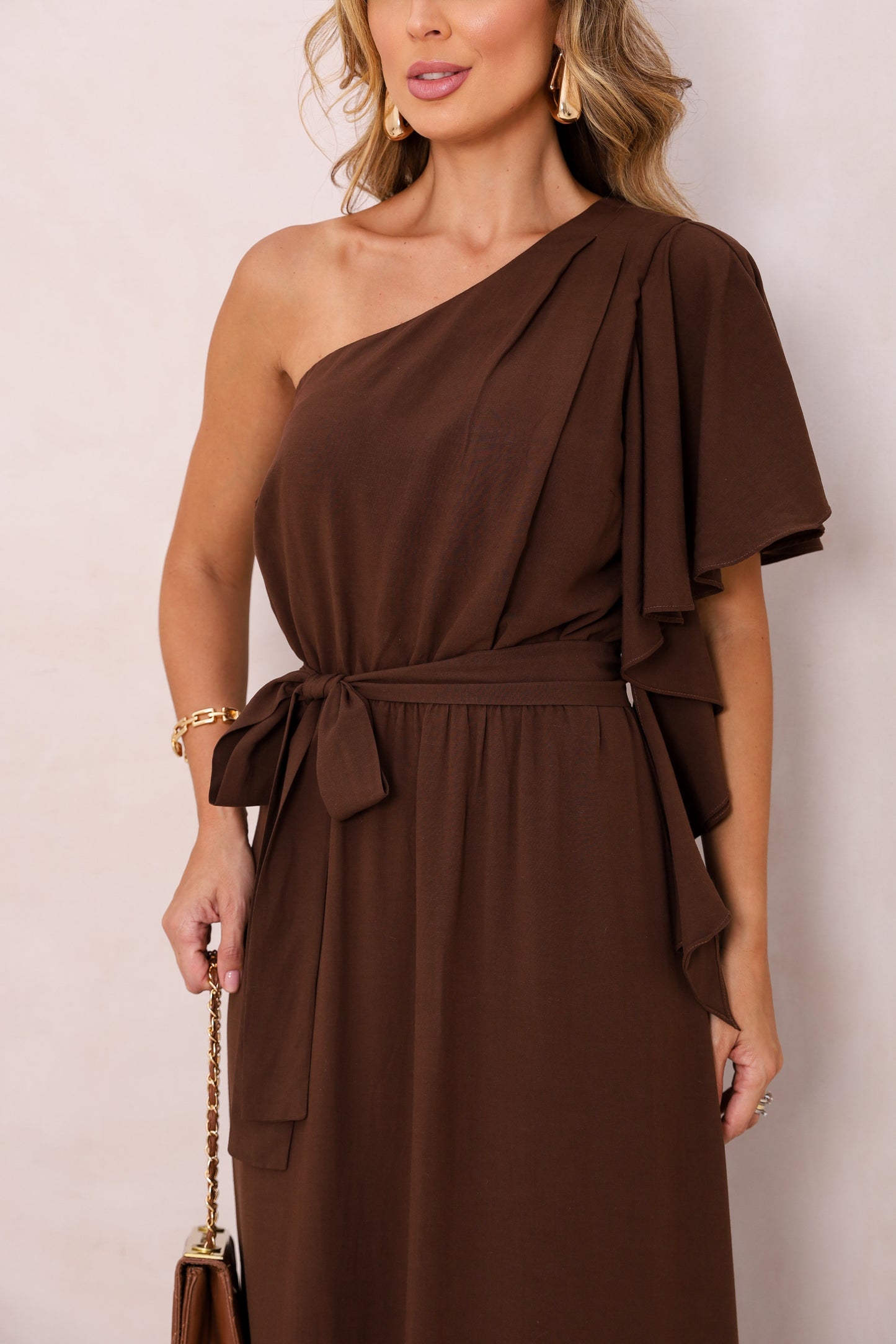 VESTIDO LONGO OMBRO UNICO COM JABO E FAIXA