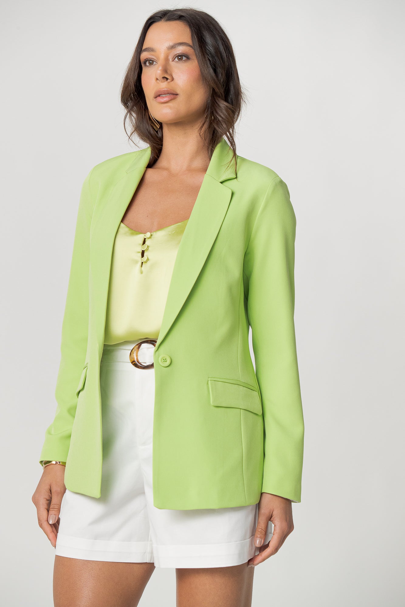 Blazer em alfaiataria com bolso lapela