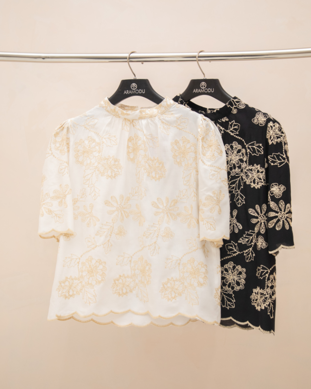 Blusa Meia Manga em Viscose com Bordado Barrado