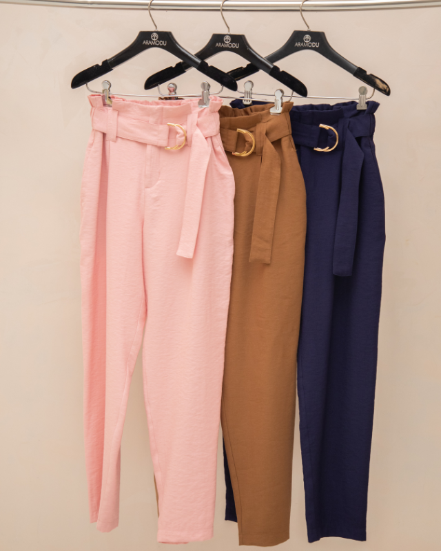 Calça em Alfaiataria Clochard com Faixa