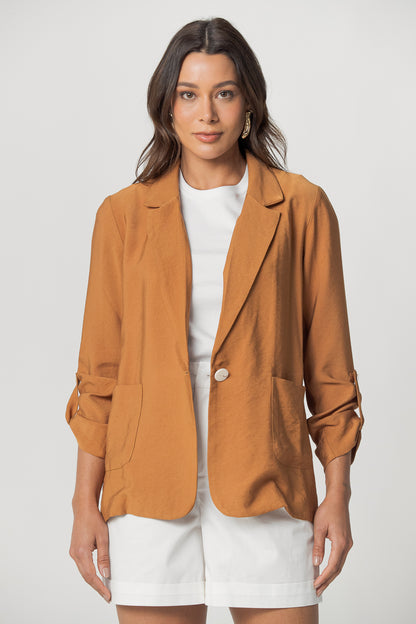 Blazer em alfaiataria com martingale