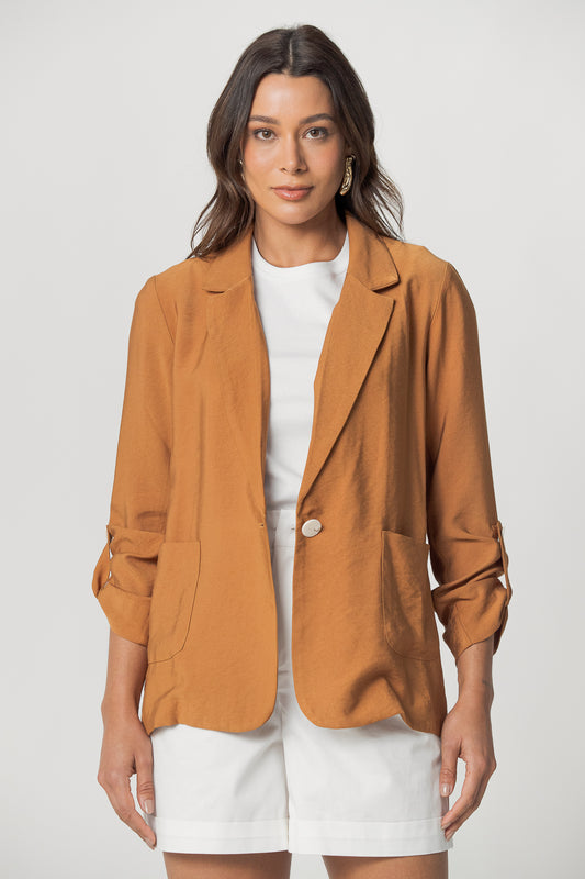 Blazer em alfaiataria com martingale