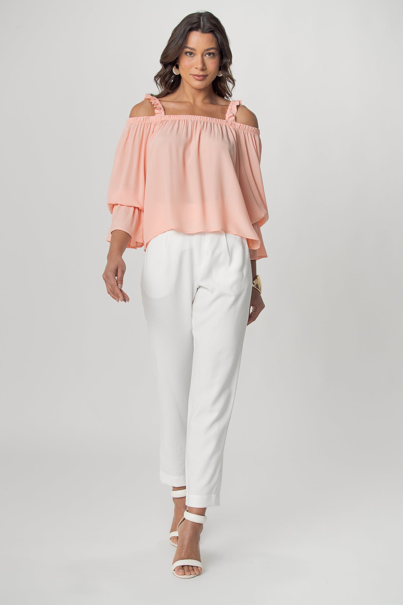 Blusa ombro a ombro Aramodu crepe alça franzida elegante, cor rosa blush