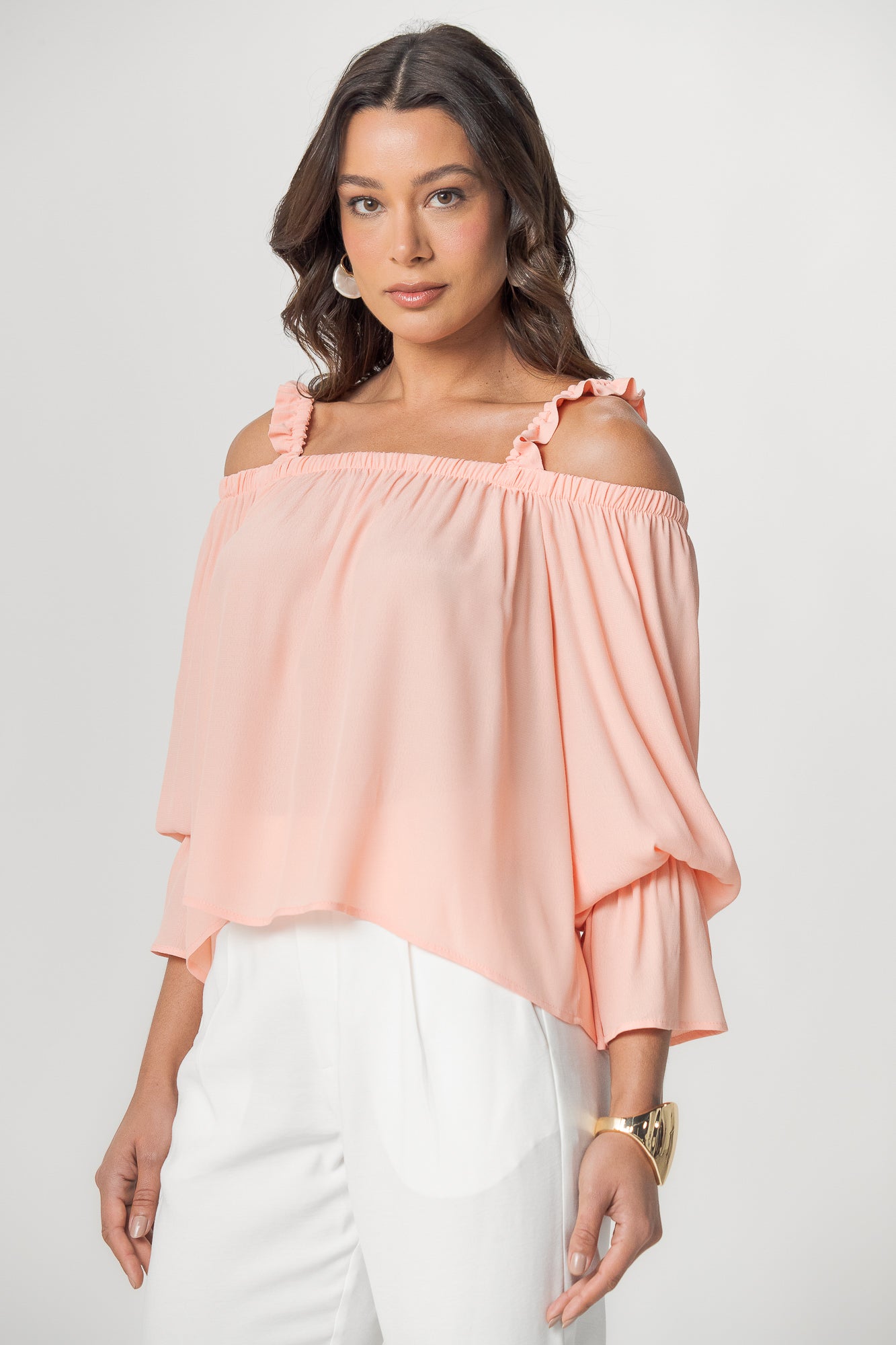 Blusa ombro a ombro Aramodu crepe alça franzida elegante, cor rosa blush