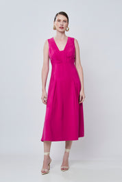 Vestido Midi Alfaiataria Aramodu - Pregas e Decote em V, cor Rosa Fucsia