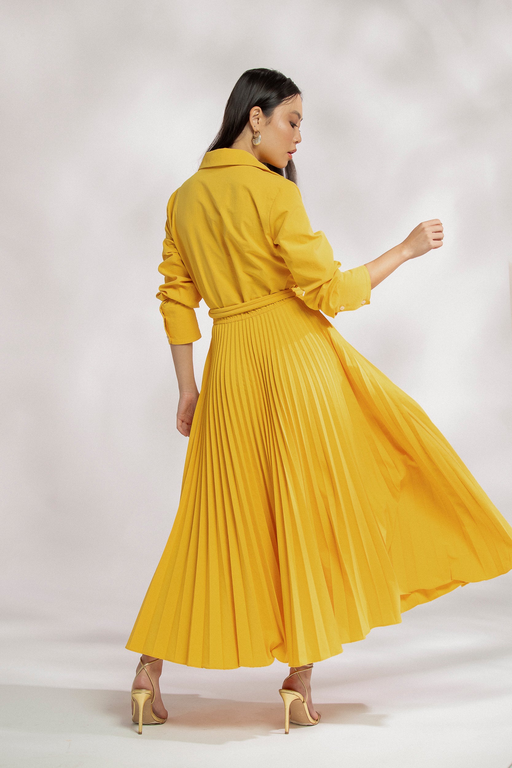 Vestido Midi Alfaiataria Plissado Cordão Encapado, cor Amarelo