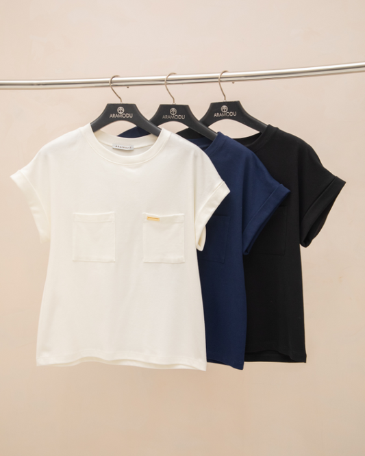 T-shirt de malha com Bolso e pingente