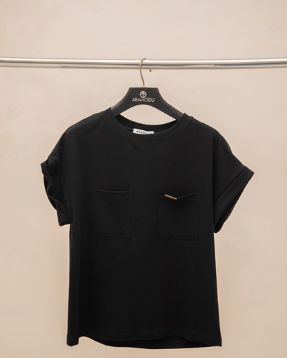 T-shirt de malha com Bolso e pingente