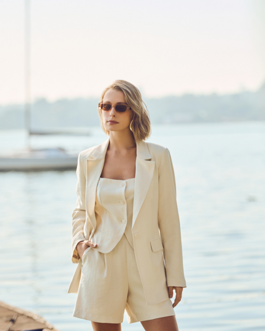 Blazer Alongado em Alfaiataria com Abotoamento Frontal
