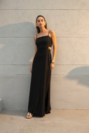 Vestido em crepe com cut out na cintura, cor preto.